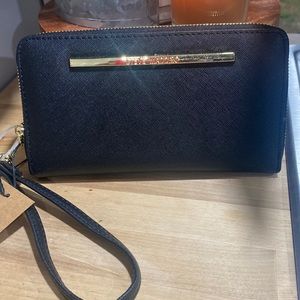 NWT Steve Madden wristlet